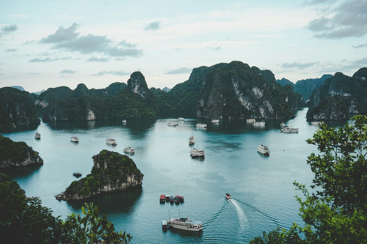 Vietnam Golden Bridge & Ha Long Bay Cruise