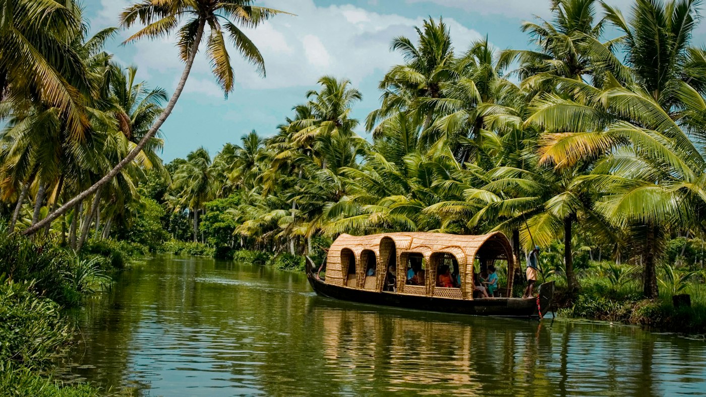 Kerala Backwaters & Munnar Tea Trails